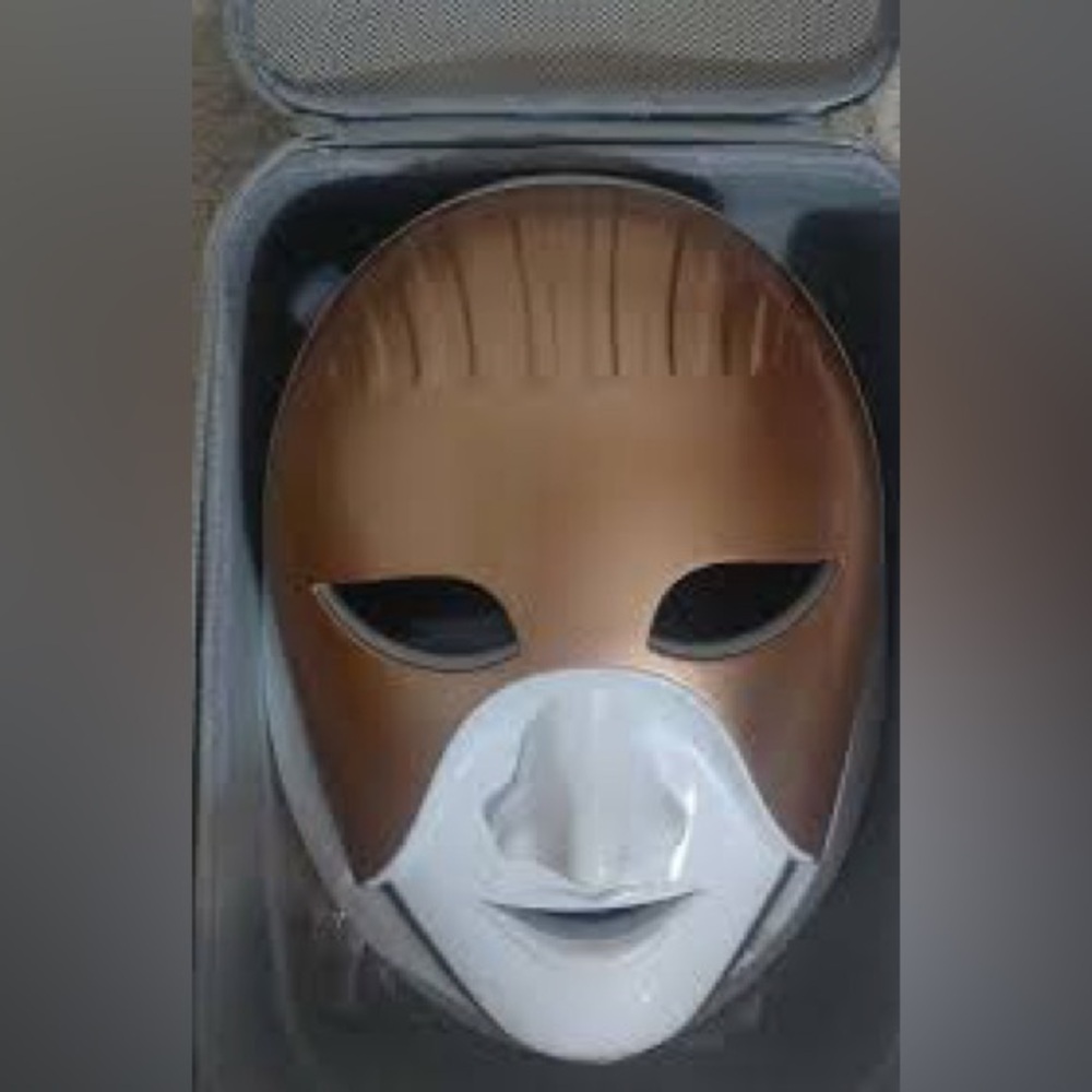Cleopatra LED Mask - Picture 2 of 6